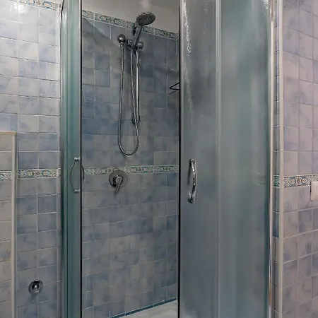 Apartahotel P-rooms & Collection *