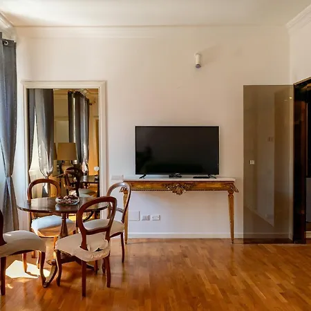 Apartahotel P-rooms & Collection *